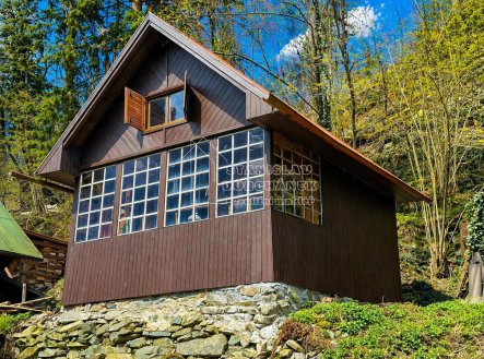 Malá chata v první řadě u řeky Sázavy – Kamenný Přívoz-Hostěradice