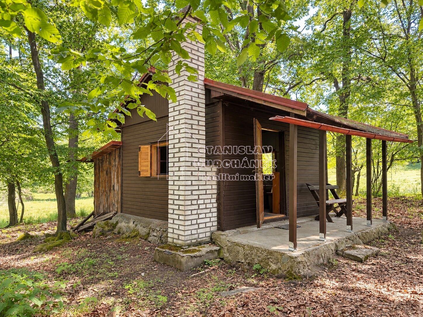 Prodej chaty 29 m², Pohoří (Skalsko), okr. Praha-západ, 12 km od D0 - Pražského okruhu