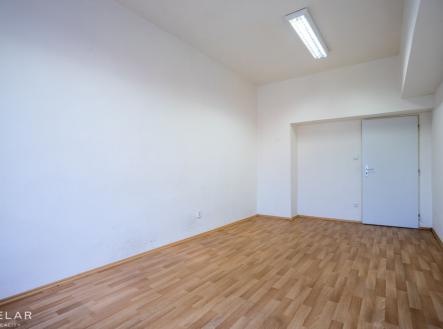 Pronájem kanceláře, 328 m²