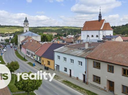 Prodej - nájemní dům, 450 m² obrázek