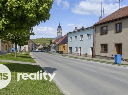 Prodej - nájemní dům, 450 m² obrázek