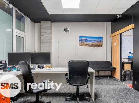 Pronájem - obchodní prostor, 70 m²