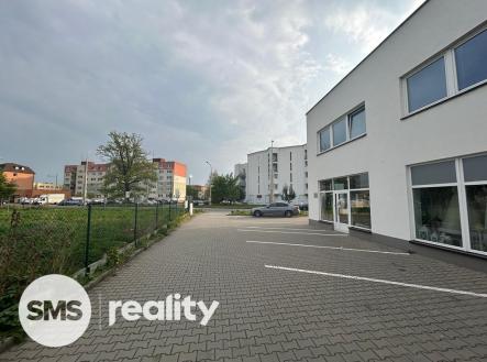 Pronájem - obchodní prostor, 166 m²