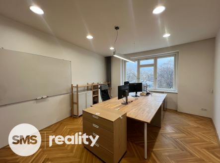 Pronájem - kanceláře, 135 m²