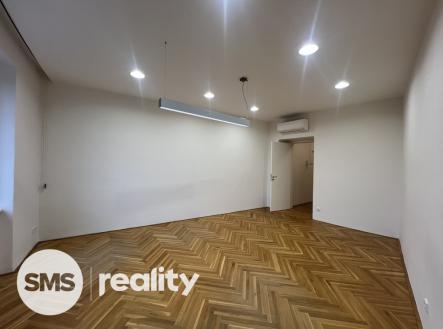 Pronájem kanceláře, 105 m²