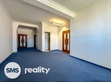 Pronájem kanceláře, 290 m²