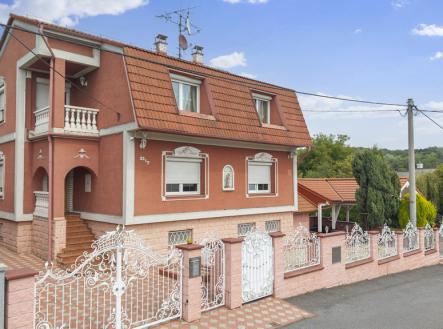 Prodej domu/vily, 220 m² obrázek