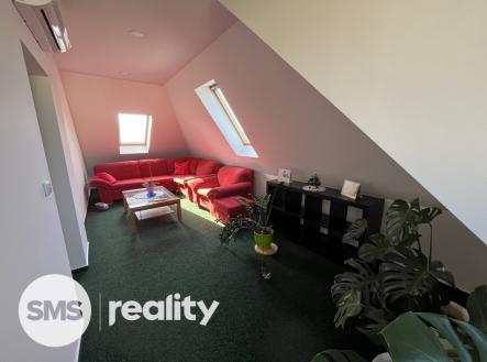 Pronájem kanceláře, 66 m²