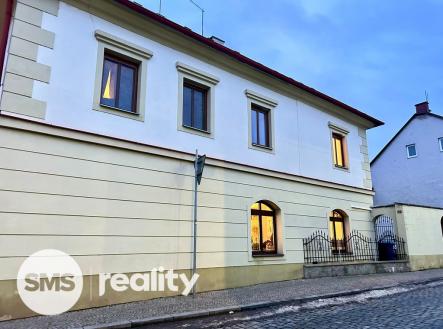 Pronájem bytu, 2+kk, 536 m²