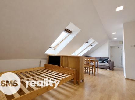 Pronájem bytu, 1+kk, 39 m²