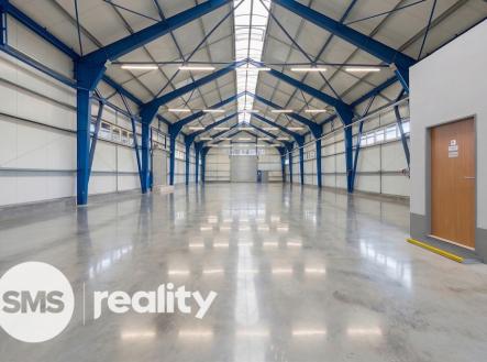 Pronájem skladu, 767 m²