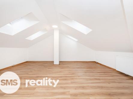 Pronájem bytu, 3+kk, 90 m²