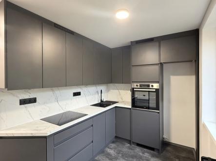 Pronájem bytu, 2+1, 58 m²