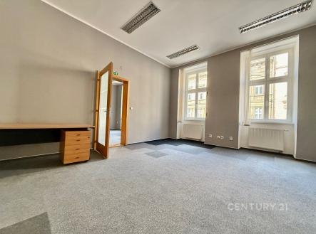 Pronájem komerčního objektu, administrativní budova, 182 m²