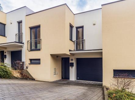 Pronájem domu/vily, 234 m²