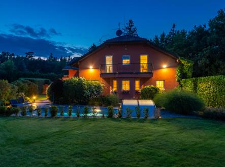 Prodej - dům/vila, 389 m²
