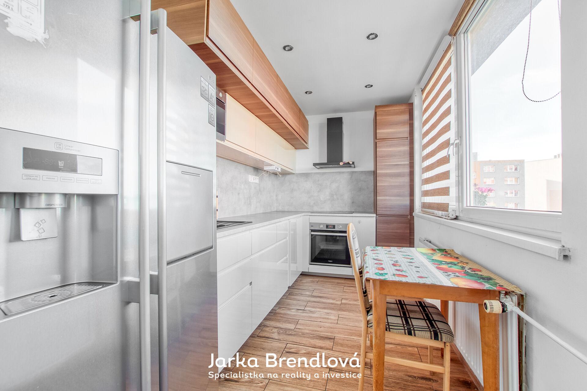 prodej bytu 3+1 s balkónem ( družstevní )