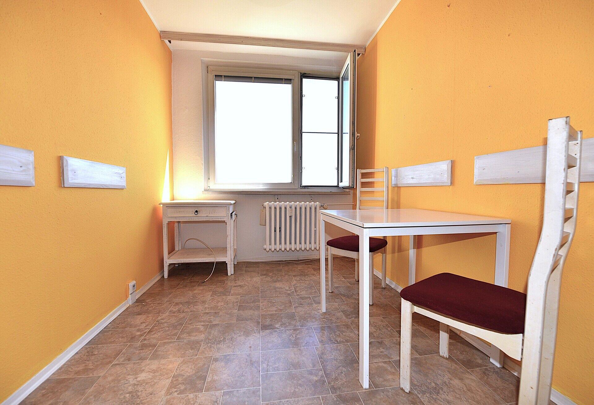 Rodinný byt 3+1/lodžie, sklep, 77 m2, ul. Boloňská, P10 - Horní Měcholupy