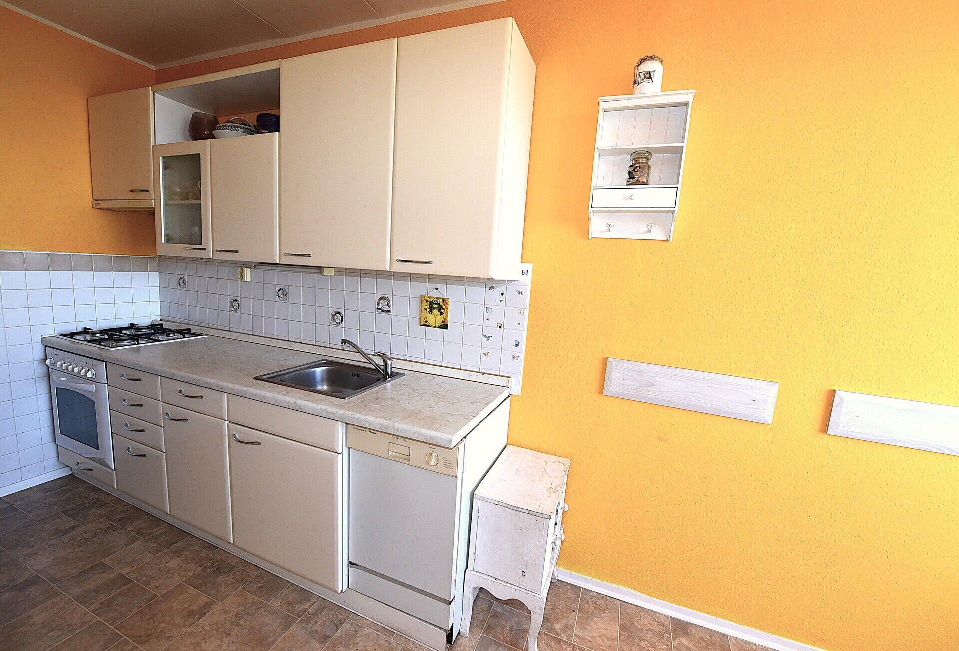 Rodinný byt 3+1/lodžie, sklep, 77 m2, ul. Boloňská, P10 - Horní Měcholupy