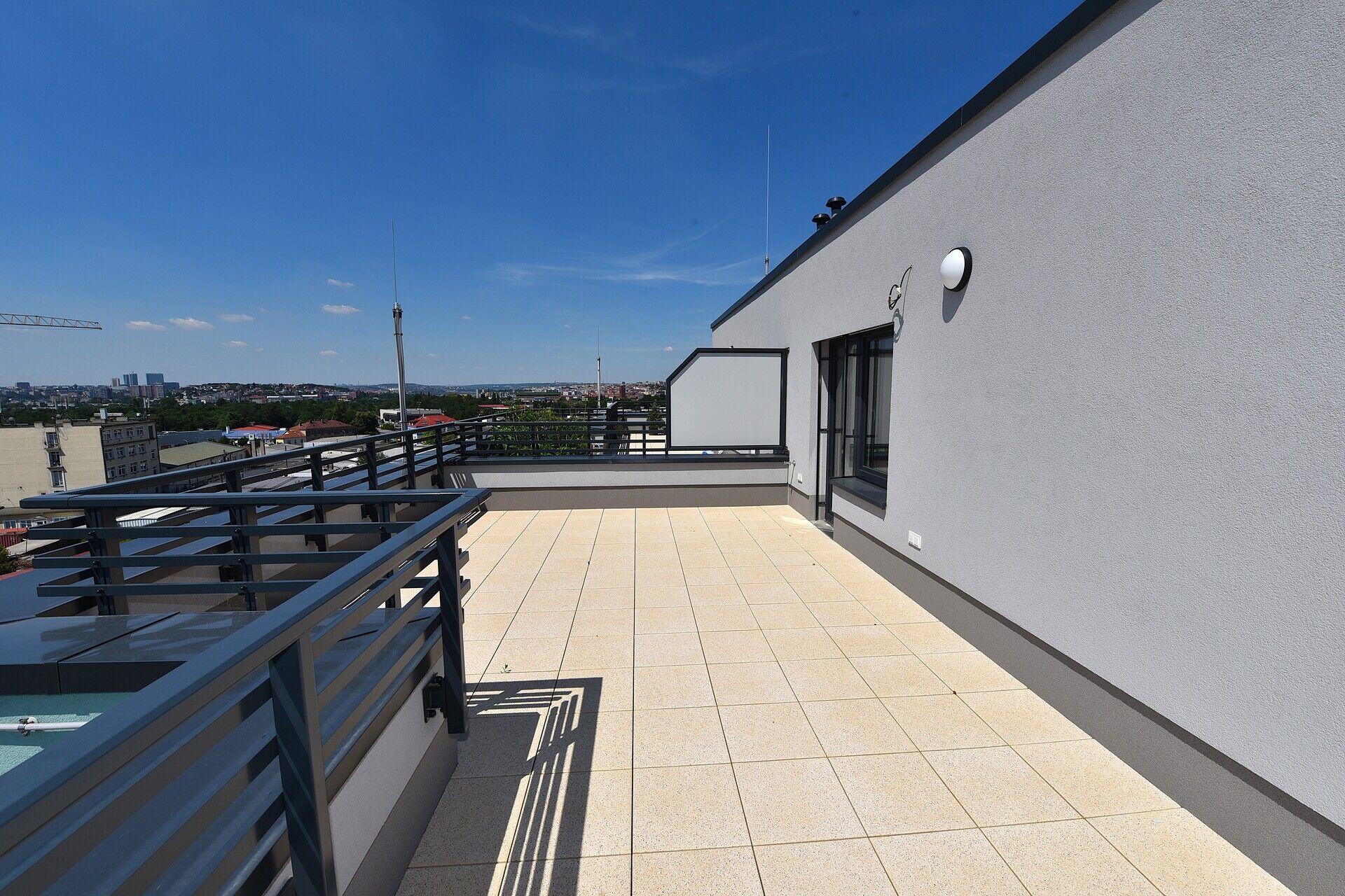 Nový klimatizovaný byt 3+kk/terasa/garáž/sklep, 138,5 m2, ul. Strančická, P10 - Strašnice