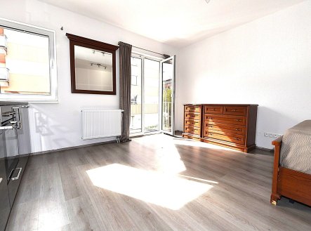 Pronájem bytu 1+kk/B, 37,5 m2, ul. Generála Senlera, Kladno-Kročehlavy