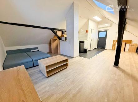 Pronájem bytu, garsoniéra, 38 m²