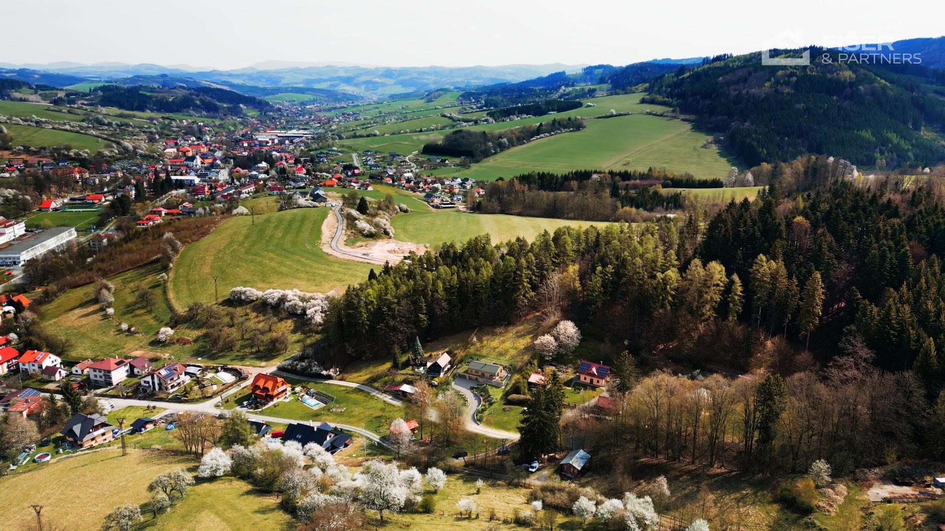 02 - dron z dalky.jpg