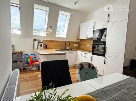 Pronájem bytu, 3+kk, 82 m²