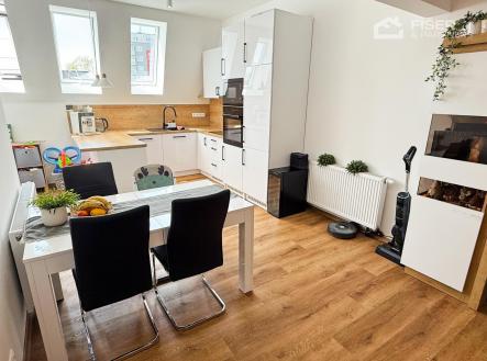 Pronájem bytu, 3+kk, 82 m²