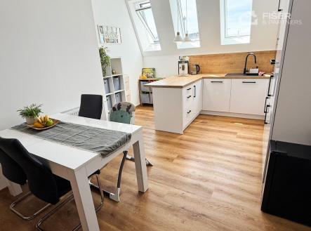 Pronájem bytu, 3+kk, 82 m²