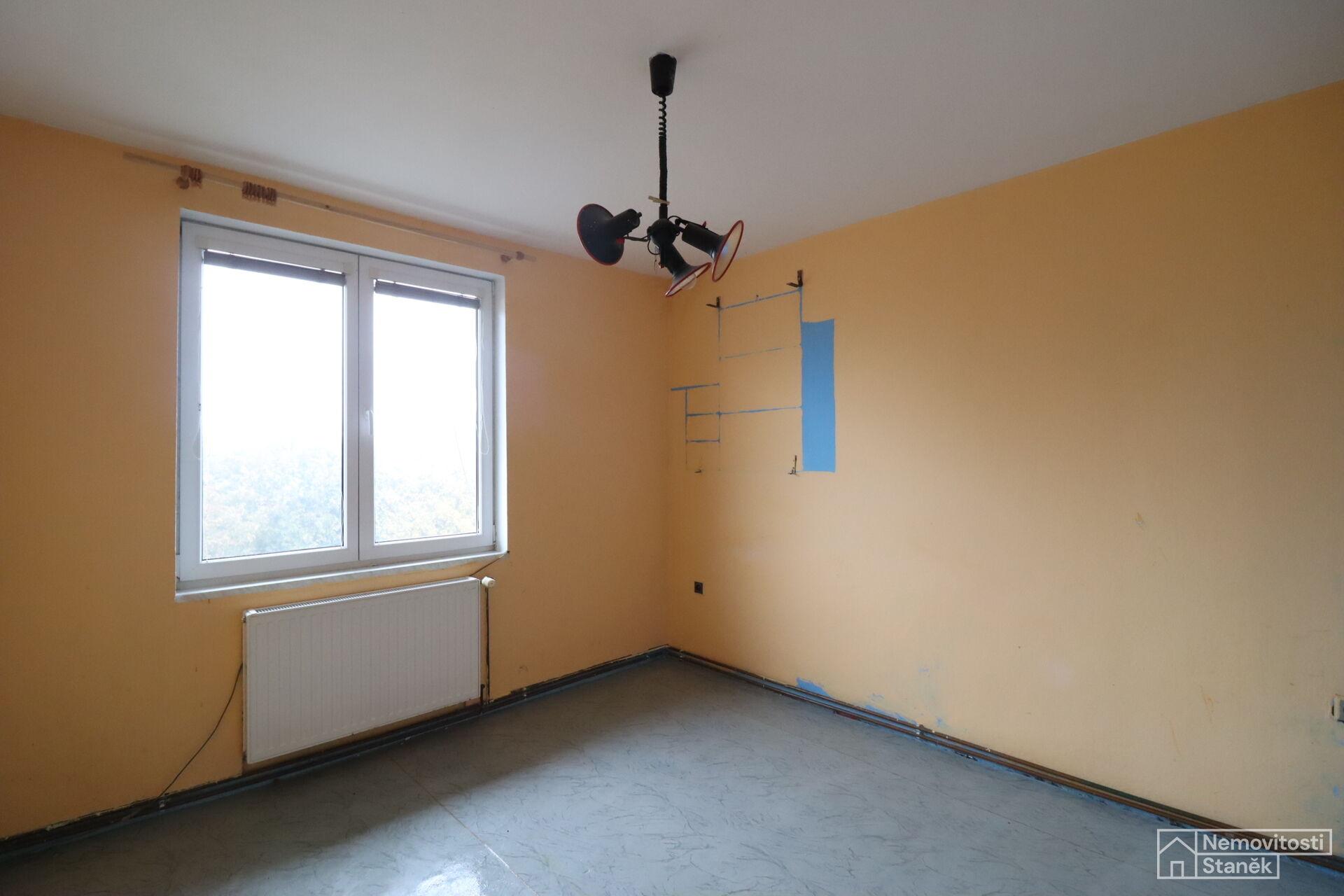 Prodám byt 4+1 s garáží v obci Dírná