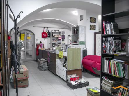 Pronájem obchodní prostor, 90 m²