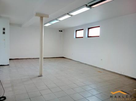 Pronájem obchodní prostory, 90 m²