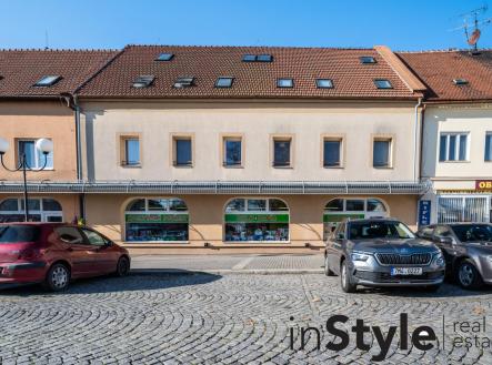 Pronájem - obchodní prostor, 200 m²