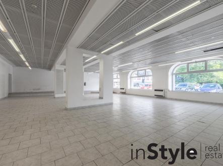 Pronájem - obchodní prostor, 200 m²