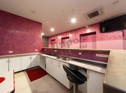 Pronájem komerčního objektu, nákupní středisko, 230 m²