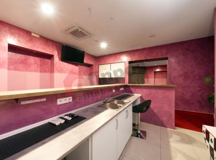 Pronájem komerčního objektu, nákupní středisko, 230 m²