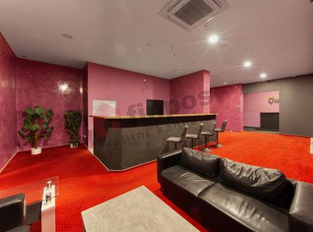 Pronájem komerčního objektu, nákupní středisko, 230 m²