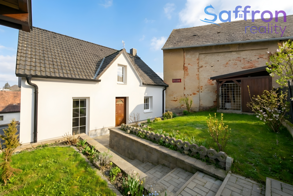 Pohled od vstupu z ulice Dvorská