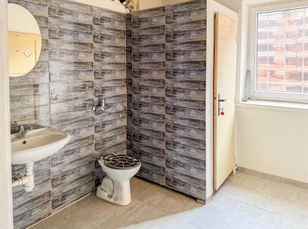 Pronájem skladovací prostor, 280 m²