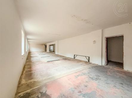 Pronájem skladovací prostor, 280 m²