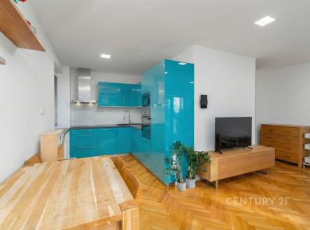 Pronájem bytu, 4+kk, 72 m²