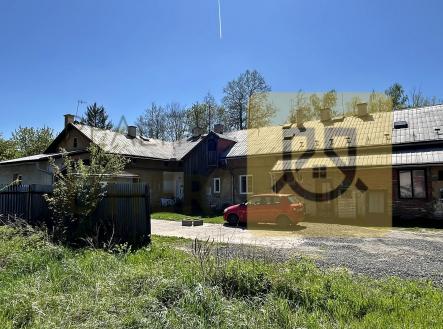 Prodej - nájemní dům, 348 m²