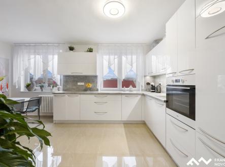 Prodej domu/vily, 289 m²