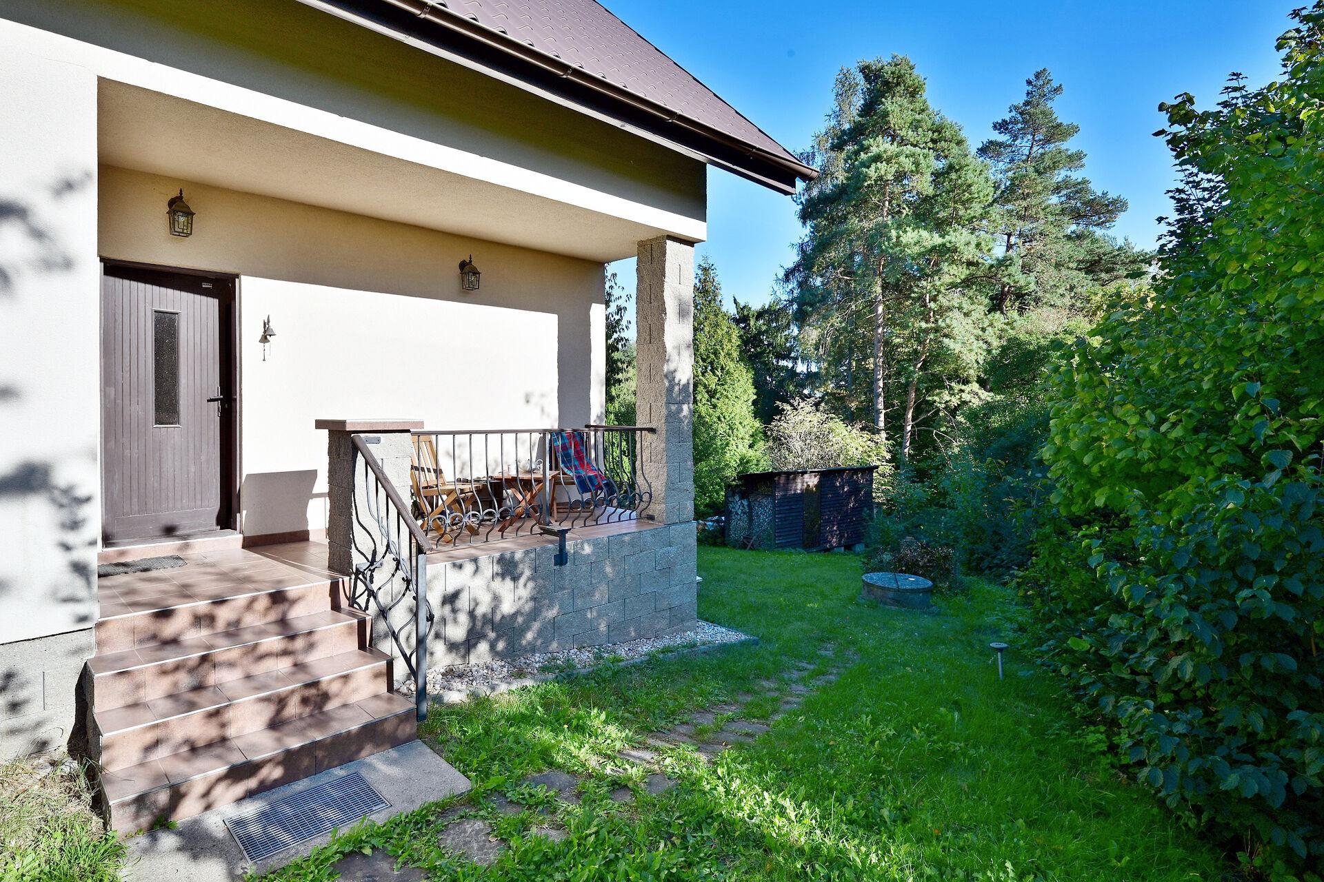 Prodej domu o celkové ploše 156m², pozemek 441m², sklep, studna, zahradní domek, Stříbrná Skalice.