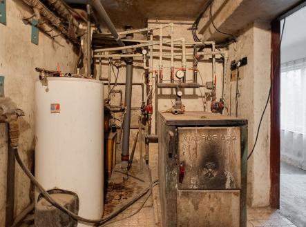 Prodej komerčního objektu, průmyslový areál, 1 000 m²