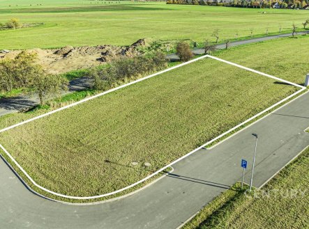 Nabízíme k prodeji rozsáhlý pozemek 1108 m² pro bydlení, Točná, Praha
