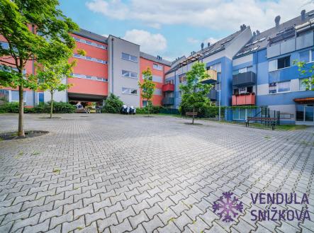 Pronájem bytu, 2+kk, 64 m²