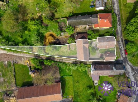 Rodinný dům 4+kk, druhý obytný dům a stodola – Březinka u Bělé pod Bezdězem