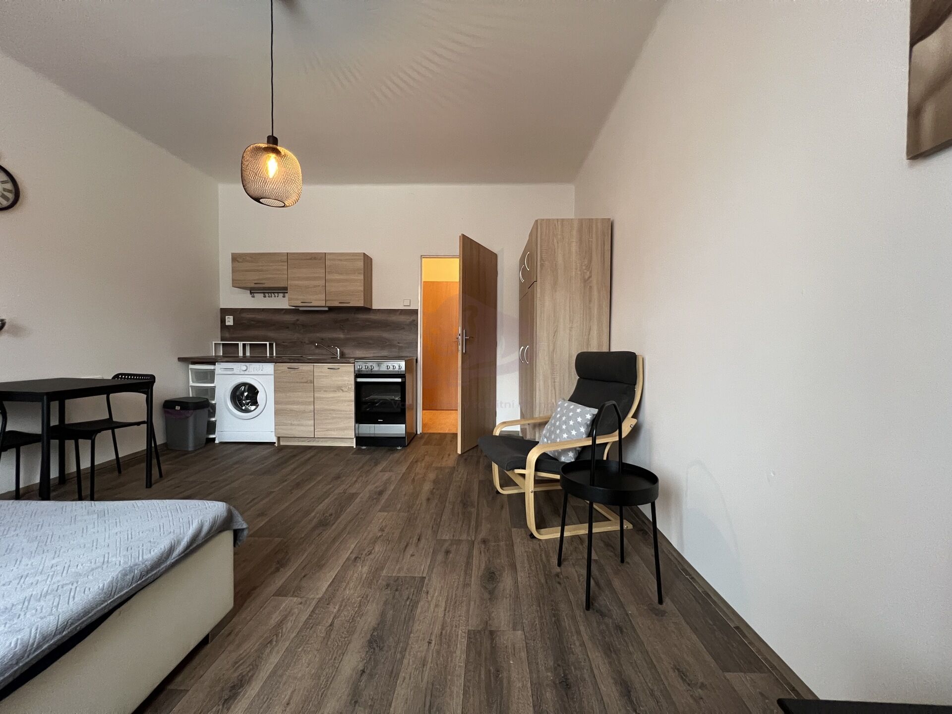 Pronájem bytu 1+kk 36 m² Vrchlického, Praha 5 - Košíře